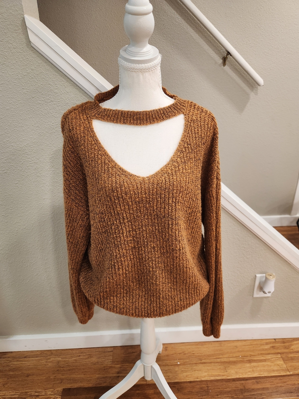 Women’s Off-the-Shoulder Cutout Sweater in Camel